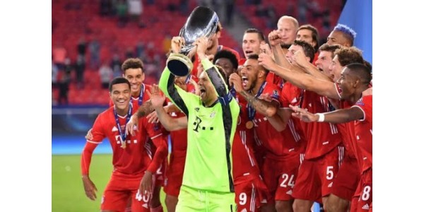El FC Bayern München volvió a ganar la Supercopa de Europa después de un mes